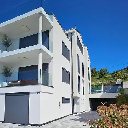 Double Pleasure - Two With Sea Views And Pool - 5 & 8