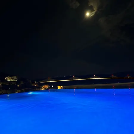 公寓 Double Pleasure - Two With Sea Views And Pool - 5 & 8