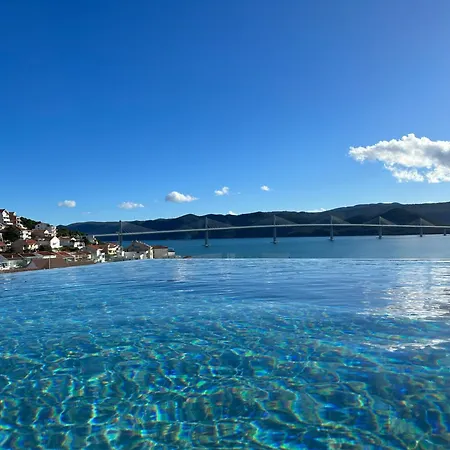 公寓 Double Pleasure - Two With Sea Views And Pool - 5 & 8 *