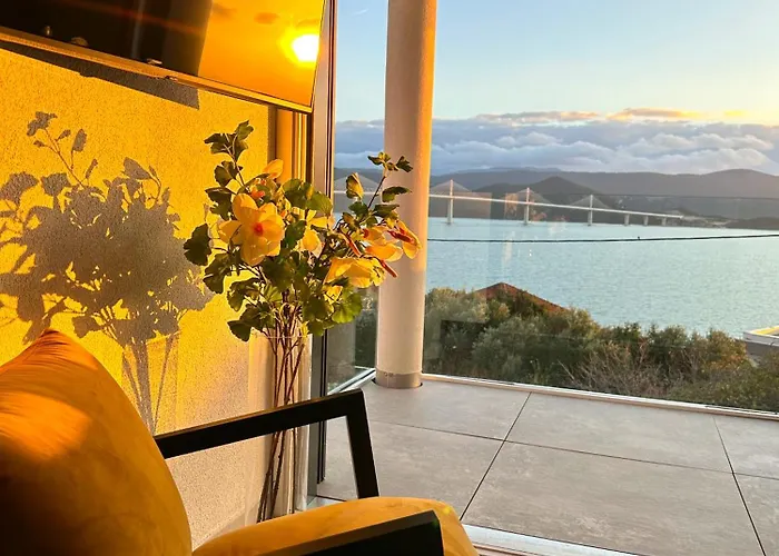 公寓 Double Pleasure - Two With Sea Views And Pool - 5 & 8 科马尔纳