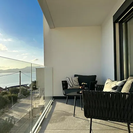 公寓 Double Pleasure - Two With Sea Views And Pool