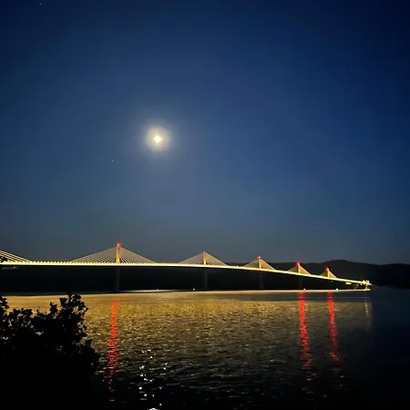 Apartamento Double Pleasure - Two With Sea Views And Pool - 5 & 8 Komarna