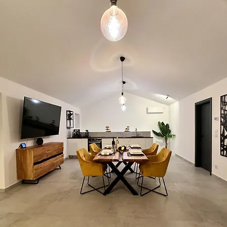 Double Pleasure - Two With Sea Views And Pool - 5 & 8 *