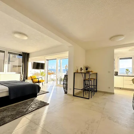 Double Pleasure - Two With Sea Views And Pool 科马尔纳