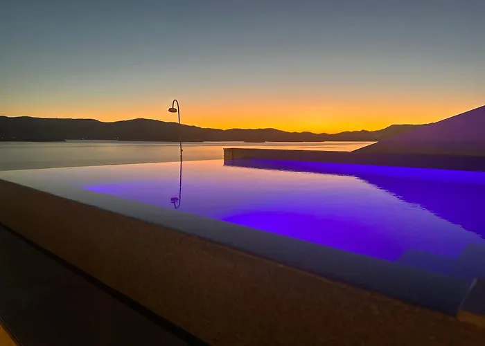 Double Pleasure - Two With Sea Views And Pool - 5 & 8