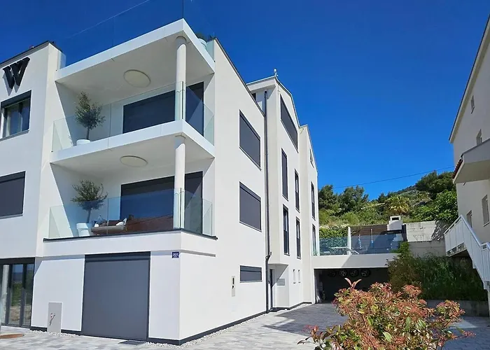 Double Pleasure - Two With Sea Views And Pool - 5 & 8