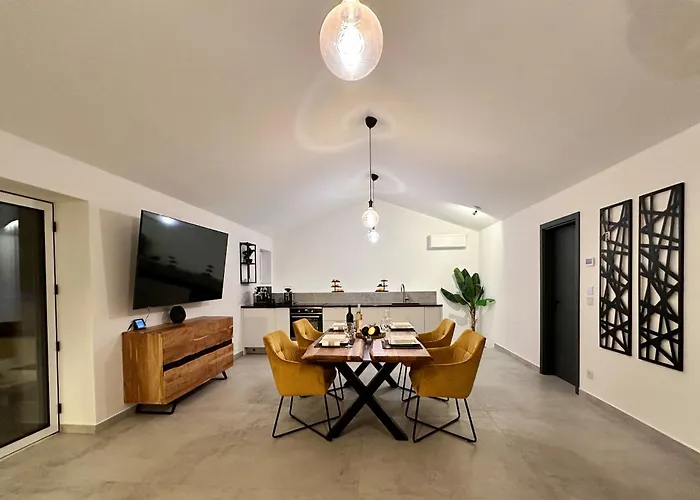 Double Pleasure - Two With Sea Views And Pool - 5 & 8 *